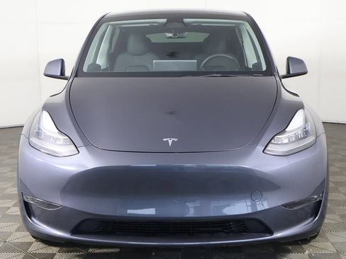 Used 2023 Tesla Model Y Long Range image 12