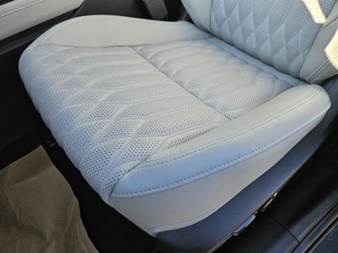 New 2026 Mitsubishi Outlander SEL image 8