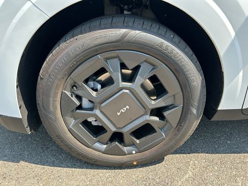 New 2026 Kia Carnival EX FWD image 9