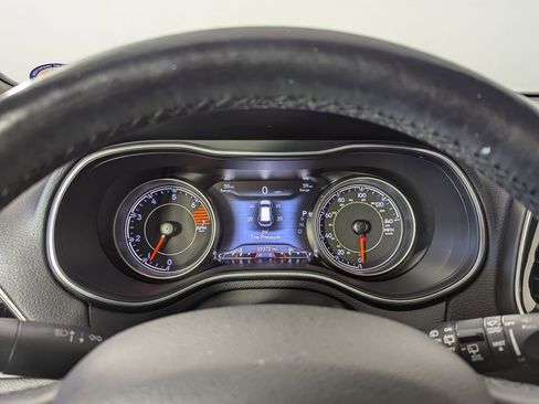 Used 2020 Jeep Cherokee Limited image 40