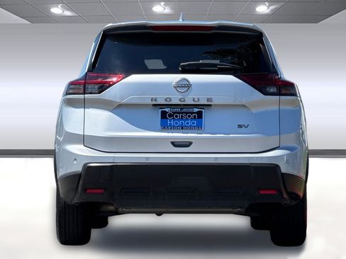 Used 2024 Nissan Rogue SV FWD image 9