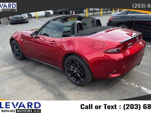 Used 2020 MAZDA MX-5 Miata Club RWD image 5