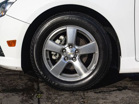 Used 2014 Chevrolet Cruze LT w/ RS Package image 12