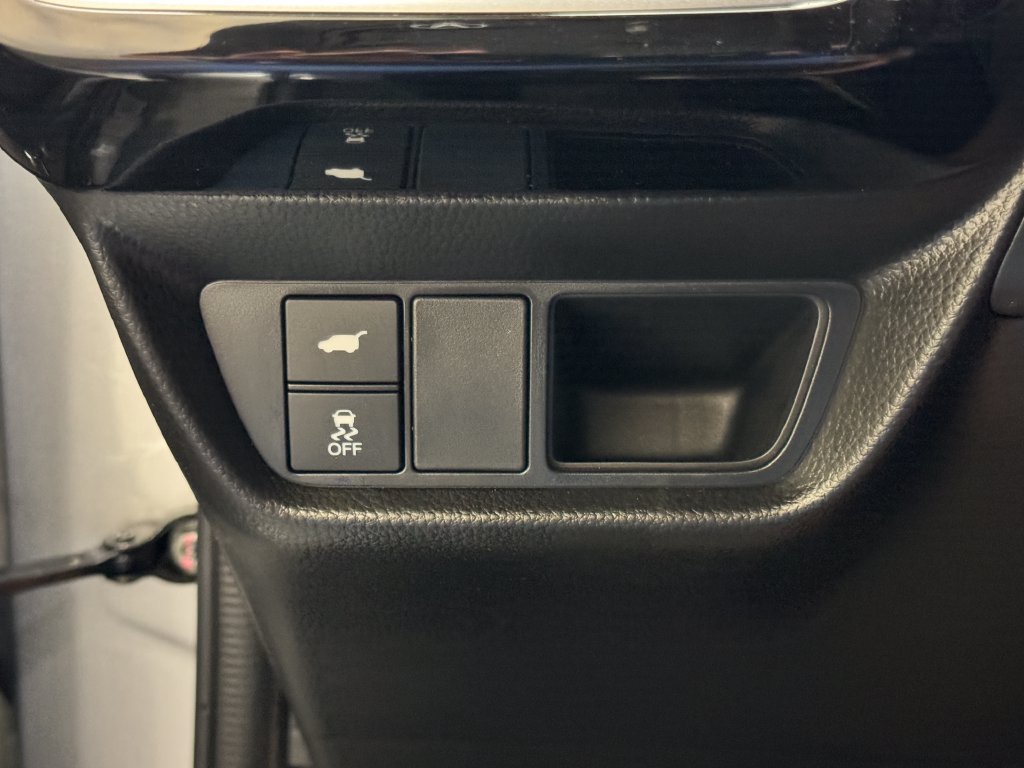 Used 2025 Acura ADX AWD image 16
