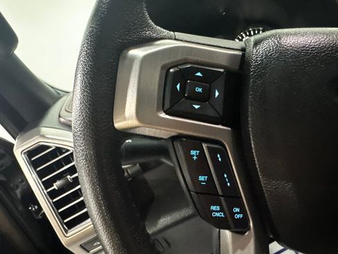 Used 2015 Ford F150 Platinum w/ Equipment Group 701A Luxury image 5