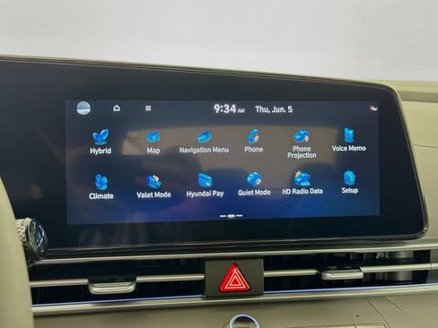 New 2025 Hyundai Elantra SEL FWD image 23