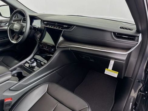 New 2025 Jeep Grand Cherokee L Limited image 35