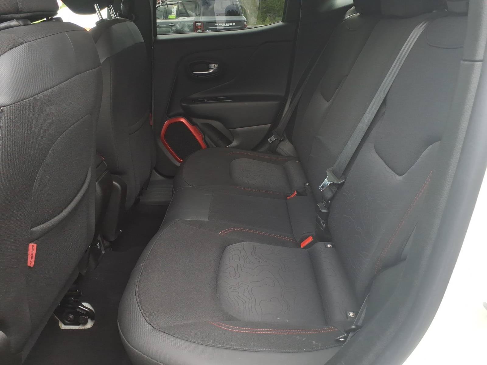 Used 2016 Jeep Renegade Trailhawk AWD/4WD image 9
