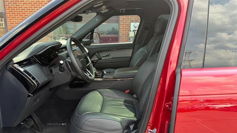 Used 2024 Land Rover Range Rover Sport SE AWD/4WD image 32