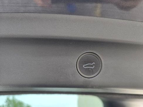 Used 2024 Tesla Model Y Long Range image 32