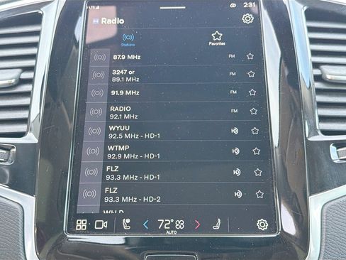 Used 2023 Volvo XC90 B6 Plus image 31