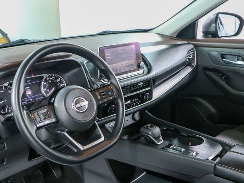 Used 2023 Nissan Rogue SV FWD image 22