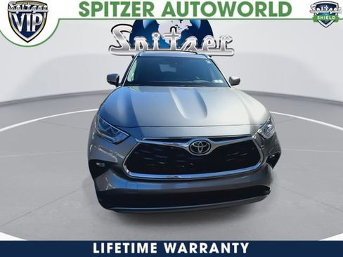 New 2026 Toyota Highlander Platinum image 3