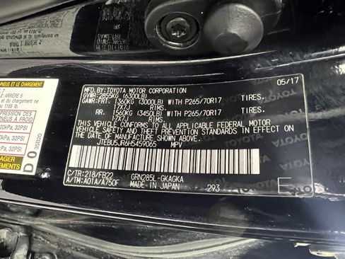 Used 2017 Toyota 4Runner SR5 AWD/4WD image 32