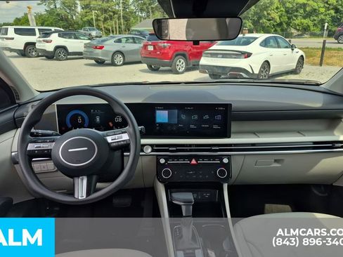 Used 2025 Hyundai Tucson SEL FWD image 12
