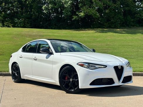 Used 2021 Alfa Romeo Giulia Ti w/ Nero Edizione RWD image 2