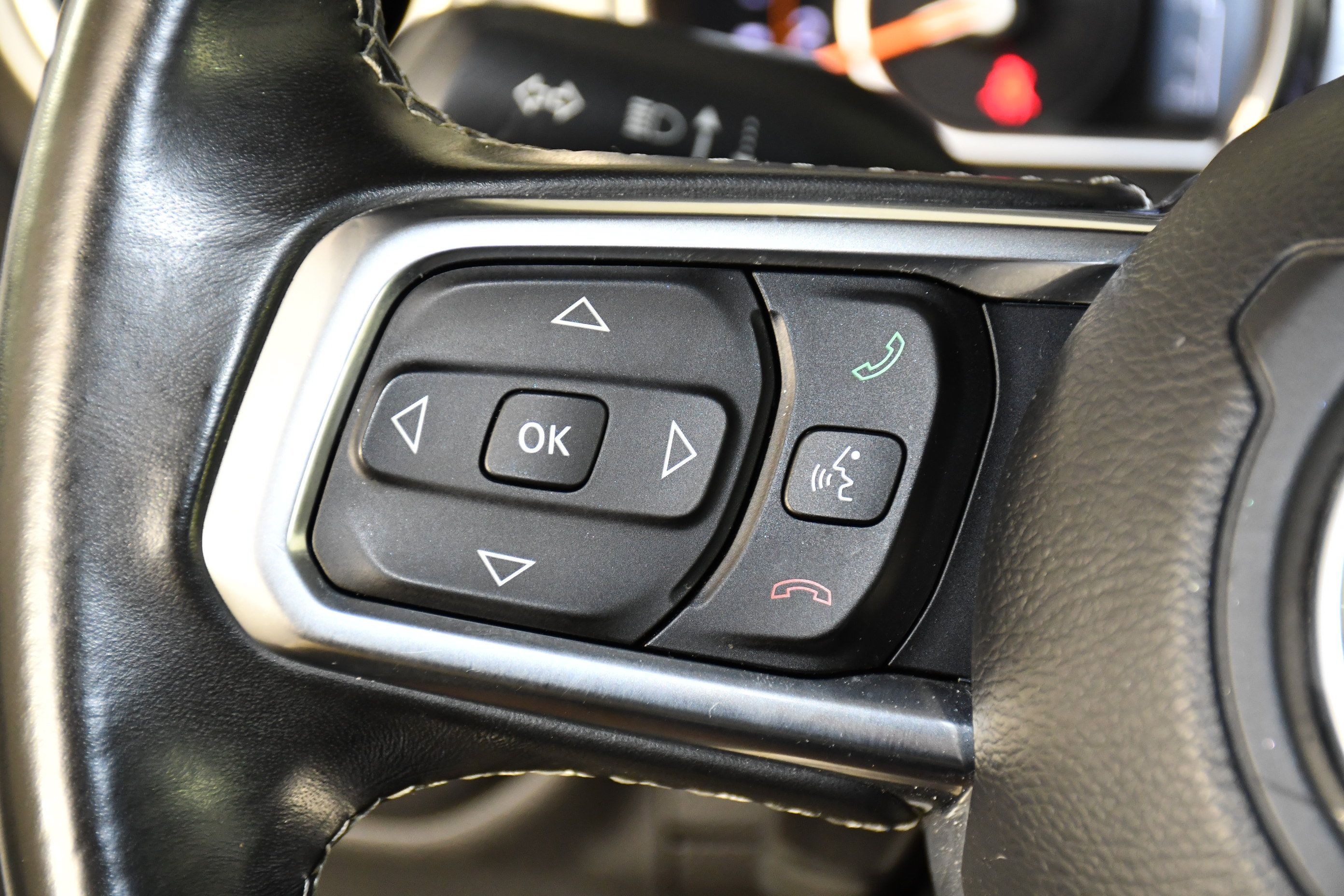 Used 2018 Jeep Wrangler Unlimited Sahara AWD/4WD image 22