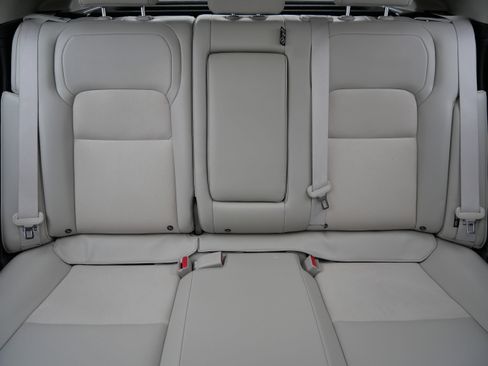 Used 2023 Nissan Ariya AWD image 13