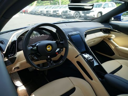 Used 2022 Ferrari Roma RWD image 16