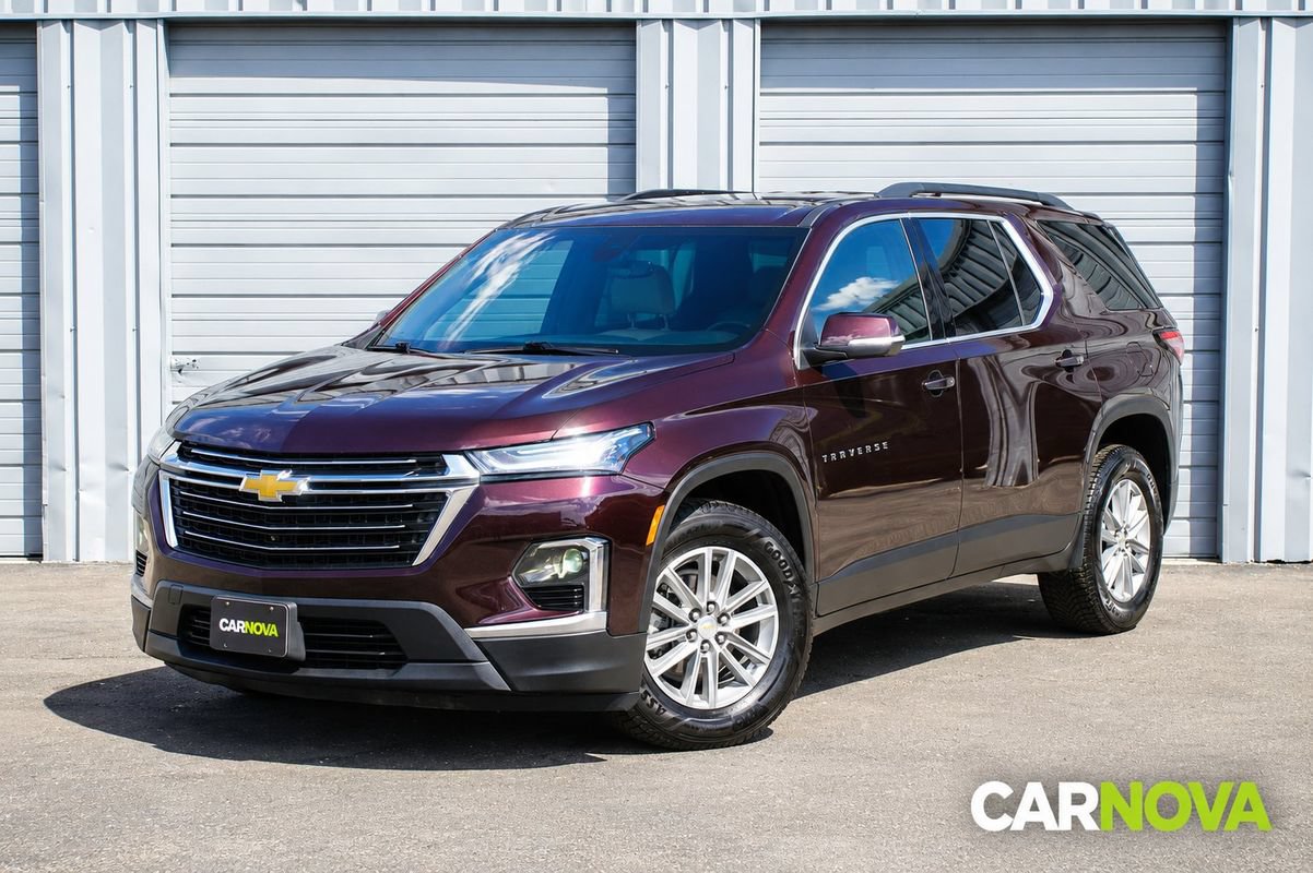 Used 2023 Chevrolet Traverse LT w/ Rear Camera Mirror Package AWD/4WD image 1