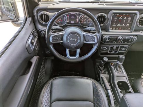 Certified 2021 Jeep Gladiator Overland AWD/4WD image 12