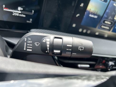 New 2026 Nissan Kicks SR w/ Illumination Package image 21