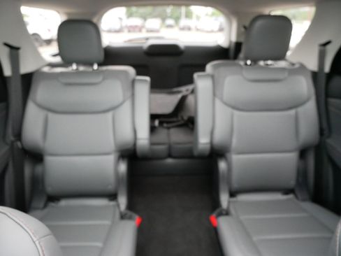 Used 2026 Ford Explorer Active w/ Active Comfort Package AWD/4WD image 13