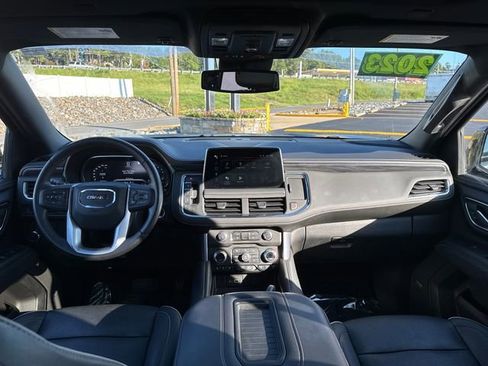 Used 2023 GMC Yukon XL SLT image 12