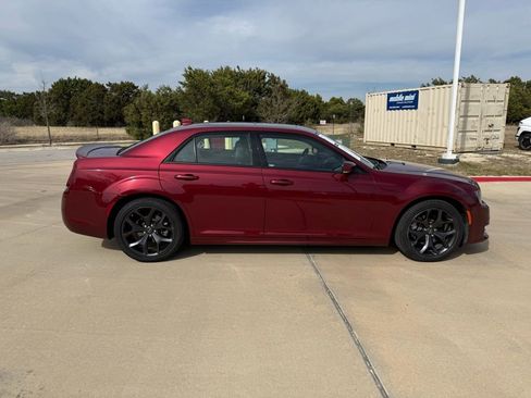 Used 2023 Chrysler 300 S w/ Comfort Group image 4