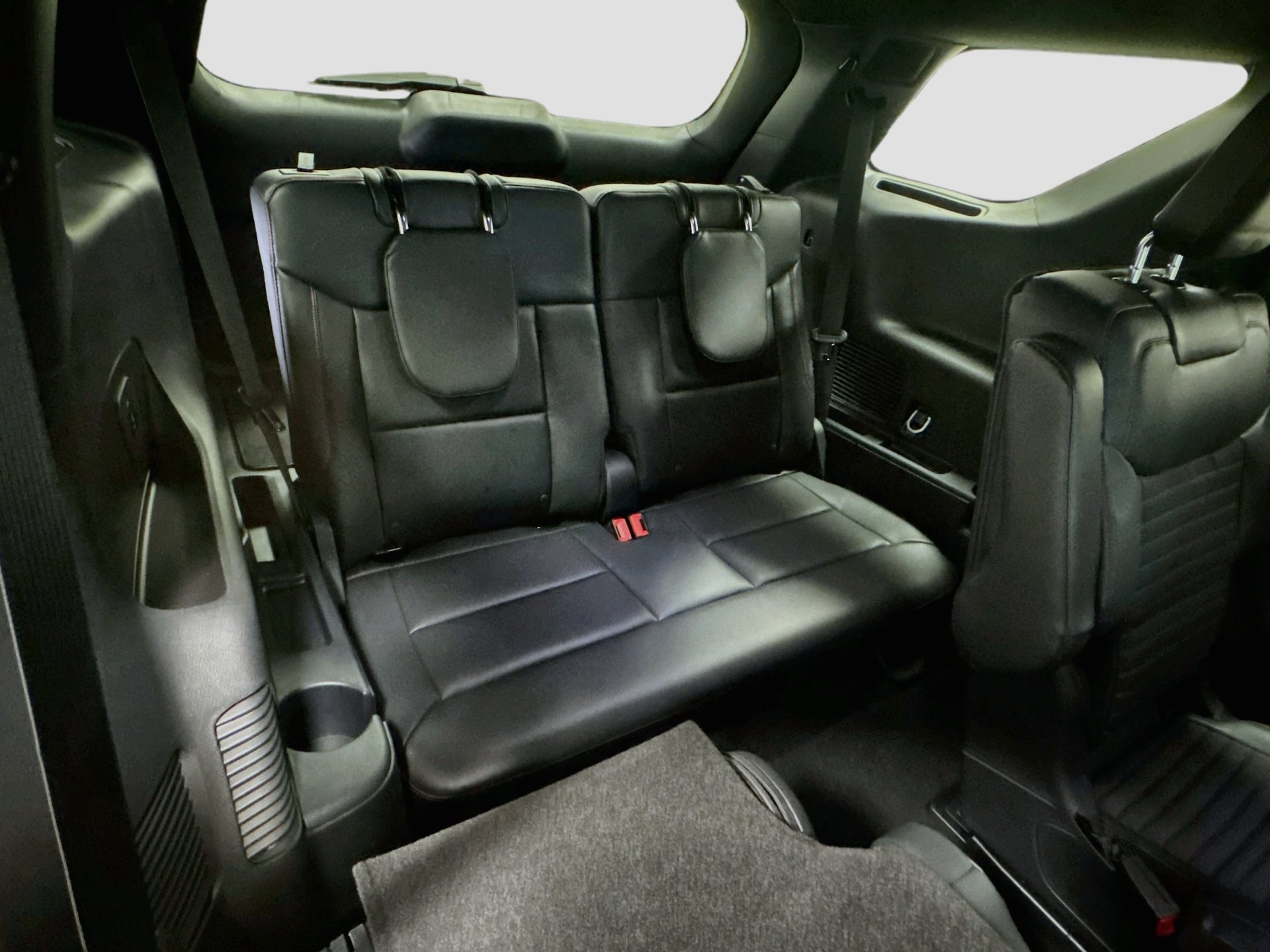 Used 2025 Ford Explorer ST-Line w/ Premium Package RWD image 27