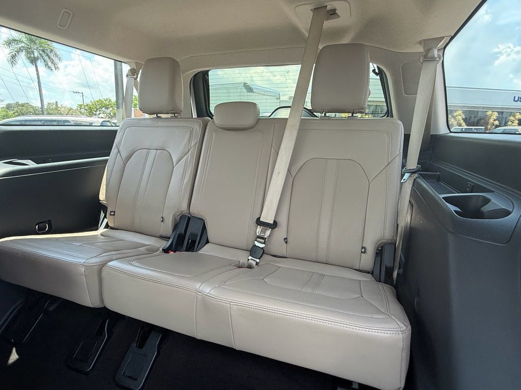 Used 2023 Ford Expedition Max Limited AWD/4WD image 10
