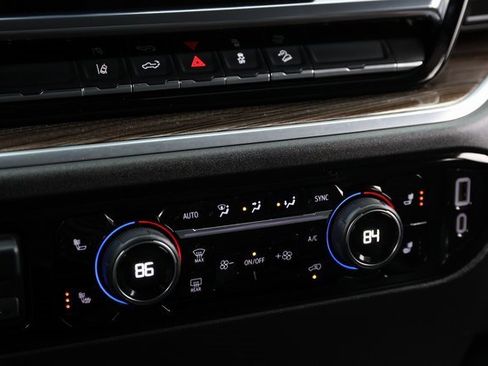 Used 2025 Chevrolet Silverado 2500 LT image 28