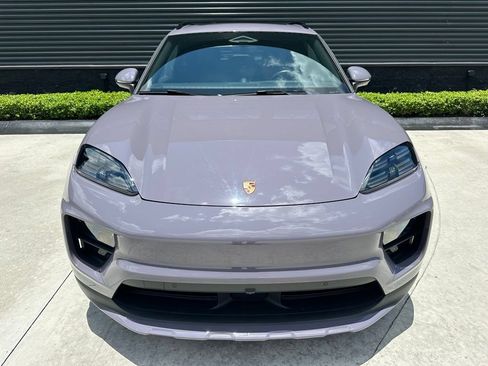 Certified 2025 Porsche Macan 4S Electric AWD/4WD image 8