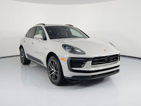 New 2026 Porsche Macan image 12