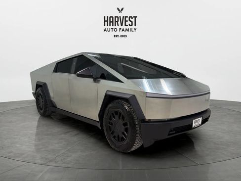 Used 2024 Tesla Cybertruck AWD Crew Cab image 10