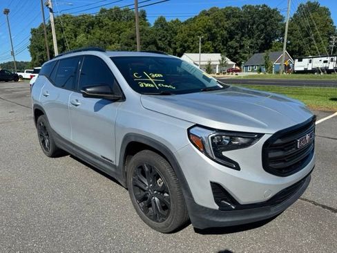 Used 2021 GMC Terrain SLT w/ Infotainment Package II AWD/4WD image 3