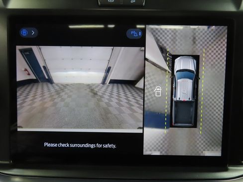 Used 2025 Ford F250 Platinum w/ FX4 Off-Road Package image 24