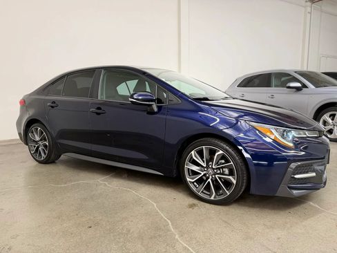 Used 2020 Toyota Corolla SE w/ SE Premium Package FWD image 5