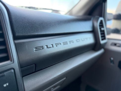 Used 2017 Ford F550 4x4 Crew Cab Super Duty image 18