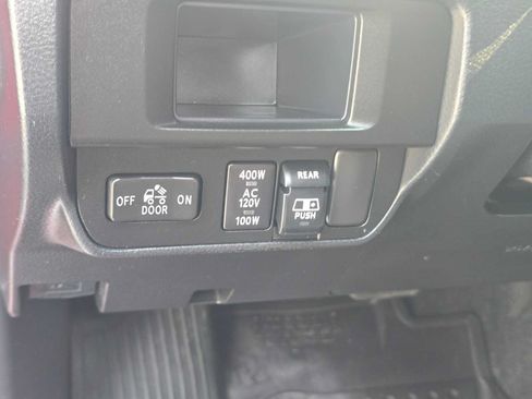 Certified 2017 Toyota Tacoma TRD Off-Road w/ Premium & Technology Package AWD/4WD image 25
