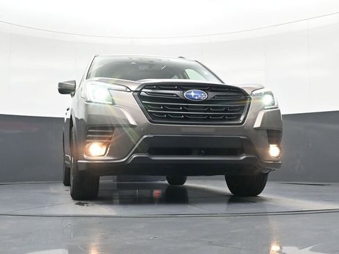 Used 2023 Subaru Forester Premium AWD/4WD image 18