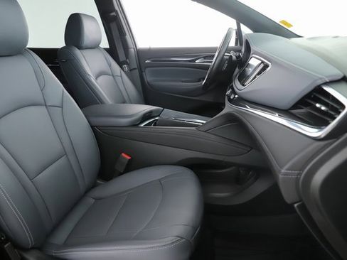 Used 2024 Buick Enclave Essence image 33