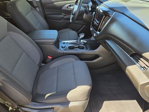 Used 2021 Chevrolet Traverse LS FWD image 14