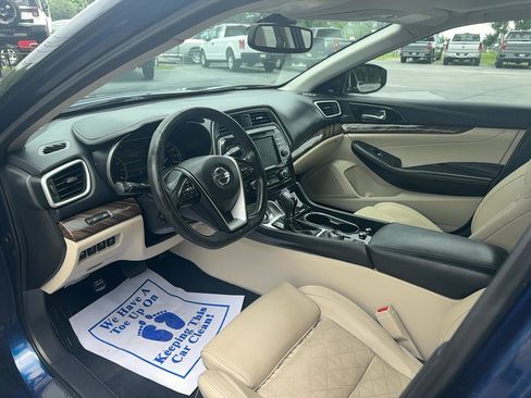 Used 2017 Nissan Maxima Platinum w/ Medallion Package image 11