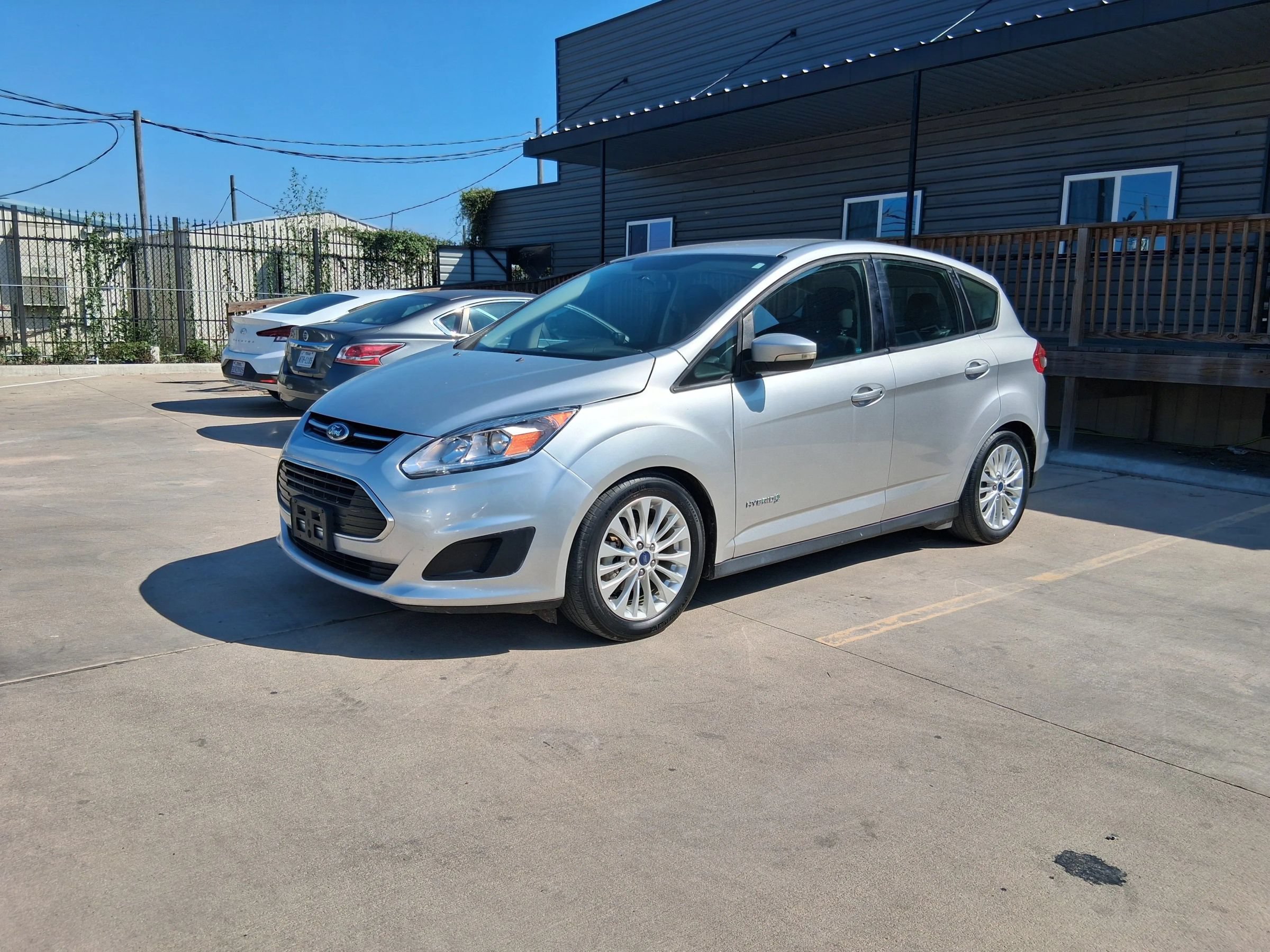Used 2017 Ford C-MAX SE FWD image 2
