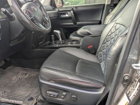 Used 2019 Toyota 4Runner TRD Off-Road Premium AWD/4WD image 4