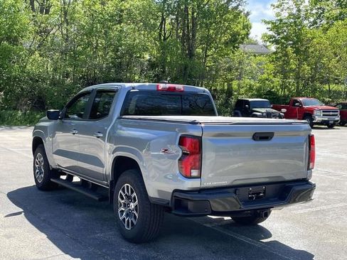 Used 2025 Chevrolet Colorado Z71 w/ Technology Package AWD/4WD image 5