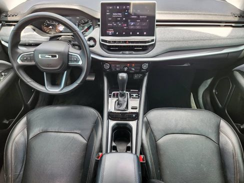 Used 2022 Jeep Compass Latitude w/ Sun and Sound Group AWD/4WD image 24
