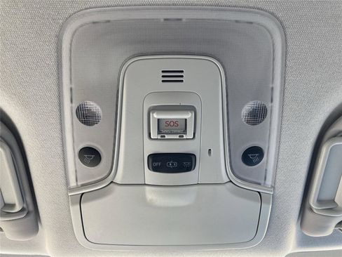 Used 2019 Toyota Prius Limited image 34