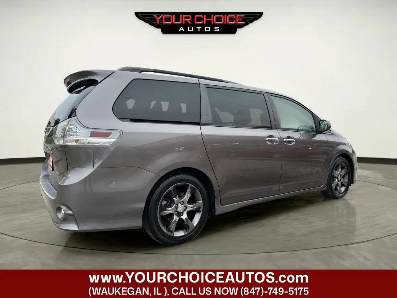 Used 2015 Toyota Sienna SE FWD image 5